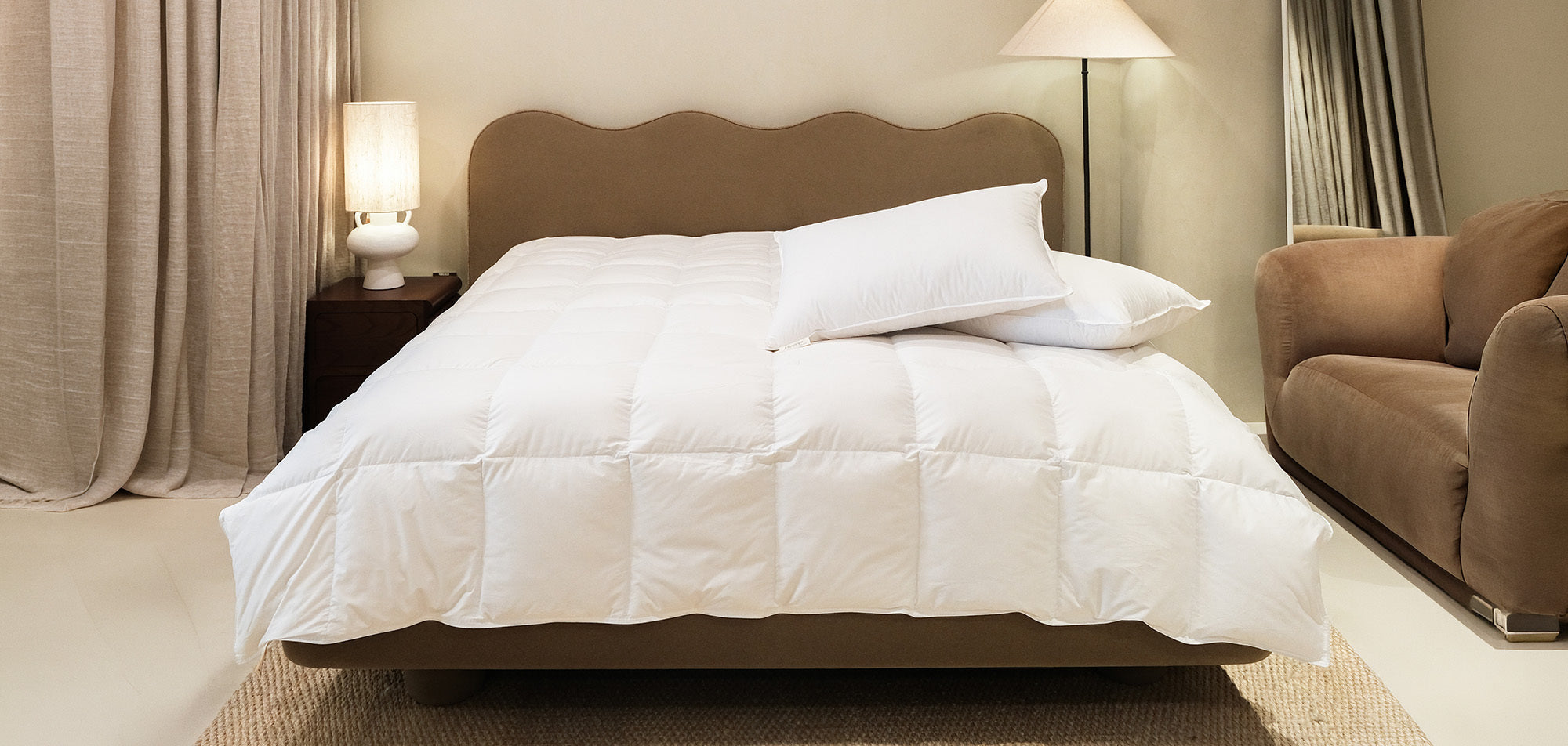 Goose Down vs Organic Cotton Duvet: What's the Difference?